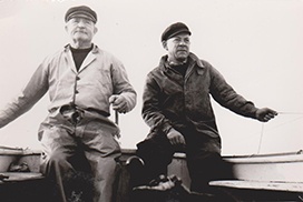 Deux pêcheurs en mer années 50